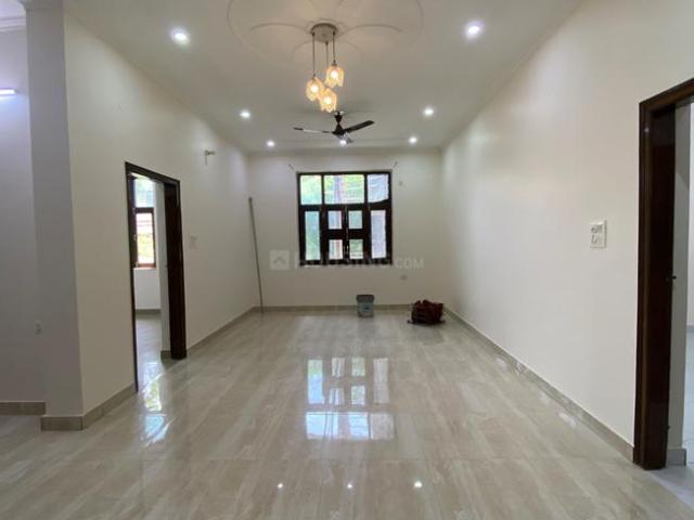3.5 BHK Independent Builder Floor in Palam Vihar for rent Gurgaon. The reference number is 20372951