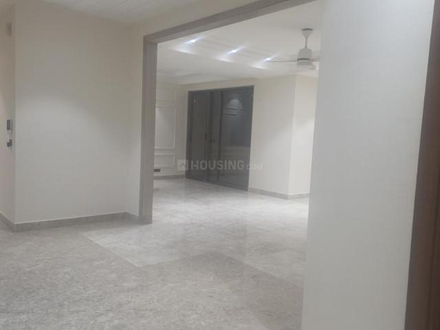 3.5 BHK Independent Builder Floor in Rajouri Garden for resale New Delhi. The reference number is 20017616