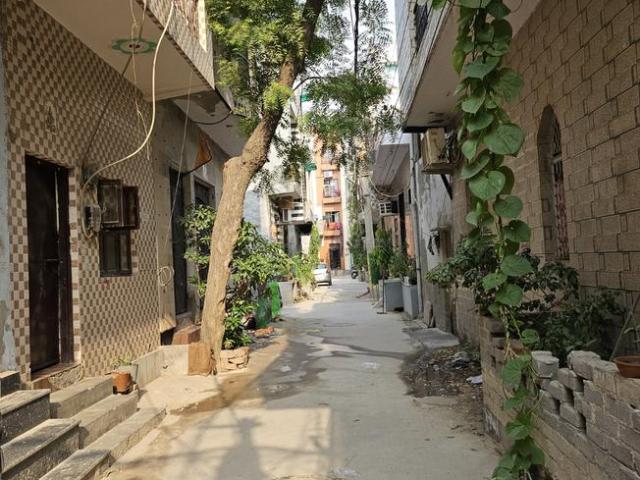 3.5 BHK Independent House in Baprola for resale New Delhi. The reference number is 20577530