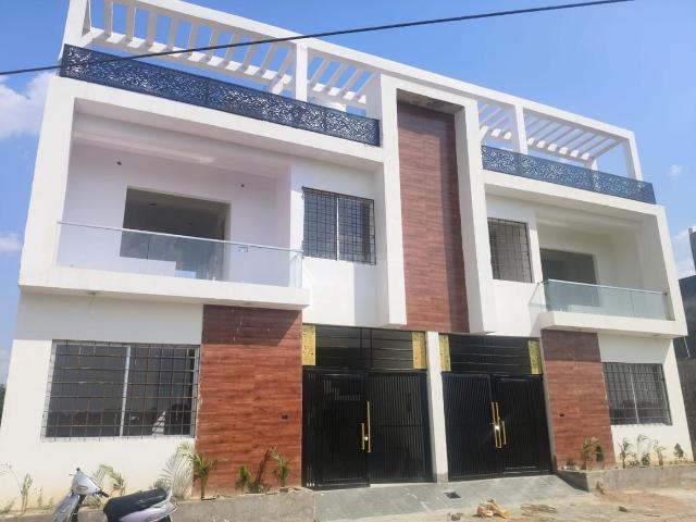 3.5 BHK Independent House in Gosainganj for resale Lucknow. The reference number is 20789511