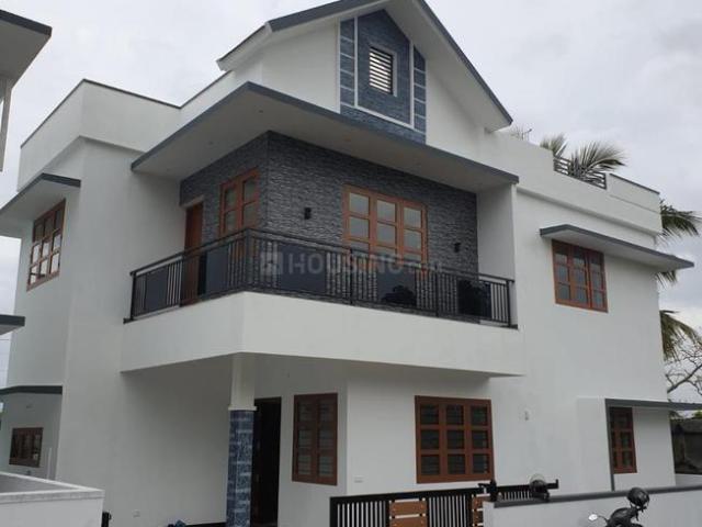 3.5 BHK Independent House in Kakkanad for resale Kochi. The reference number is 20856837