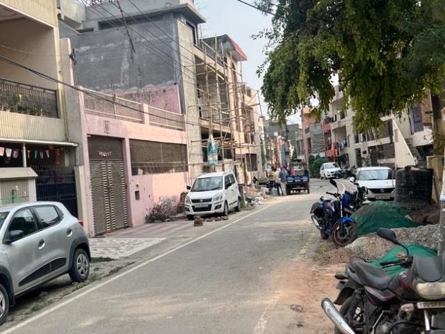 3.5 BHK Independent House in Shastri Nagar for resale Ghaziabad. The reference number is 20555344
