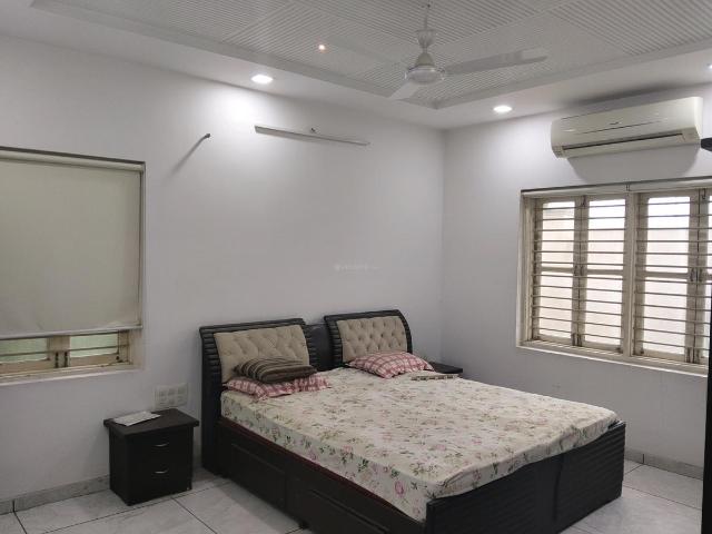 3.5 BHK Independent House in Vaishno Devi Circle for rent Ahmedabad. The reference number is 20788285