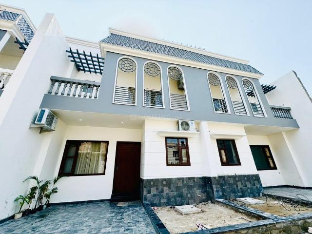 3.5 BHK Villa in Nabha for resale Zirakpur. The reference number is 16220055