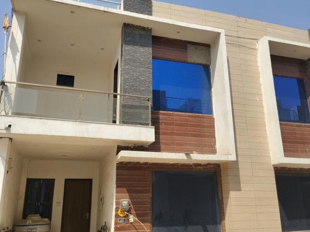 3.5 BHK Villa in Chipiyana Buzurg for resale Ghaziabad. The reference number is 19594080