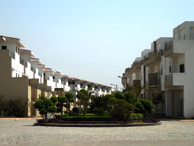 3.5 BHK Villa in Surajpur for resale Greater Noida. The reference number is 20665797