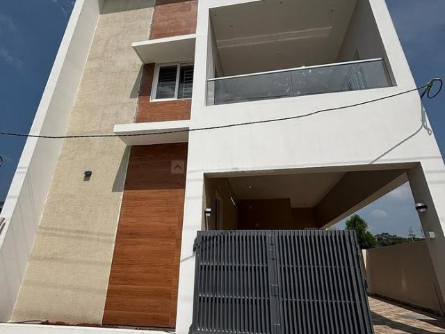 3.5 BHK Villa in Yelahanka for resale Bangalore. The reference number is 16136816