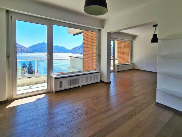 3.5 LOCALI CON VISTA LAGO MOZZAFIATO A LUGANO CASTAGNOLA