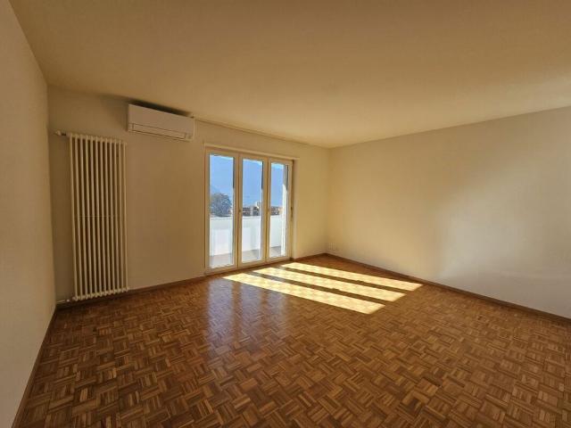3.5 locali con vista lago e aria condizionata