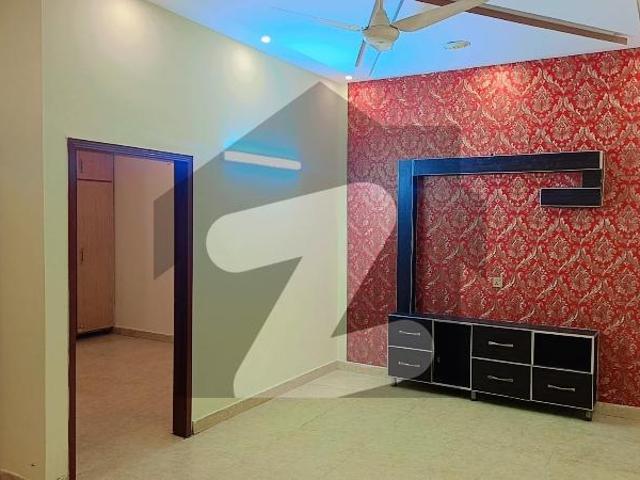 3.5 Marla House For Sale. 3 Bed, 4 Bath Johar Town Phase 2 Block R1
