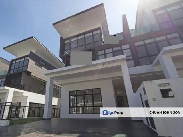 3.5 Storey Bungalow @ Shah Alam, Selangor