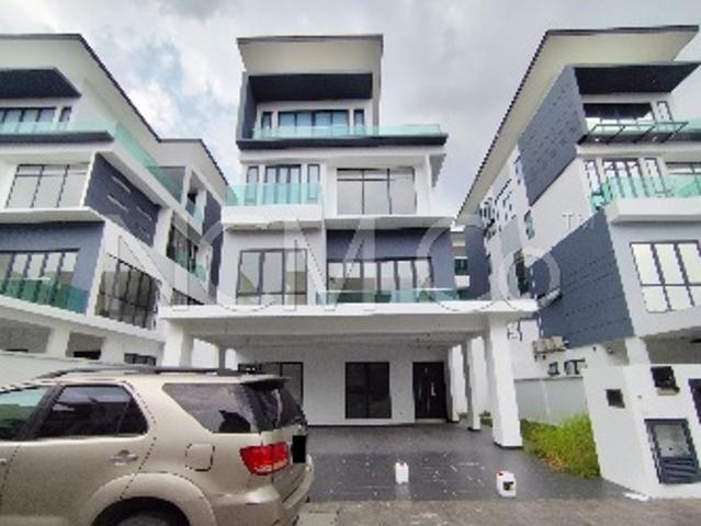 3.5 Storey Bungalow