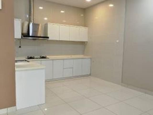 3.5 Storeys House for Rent @ Empire Residence, Damansara Perdana