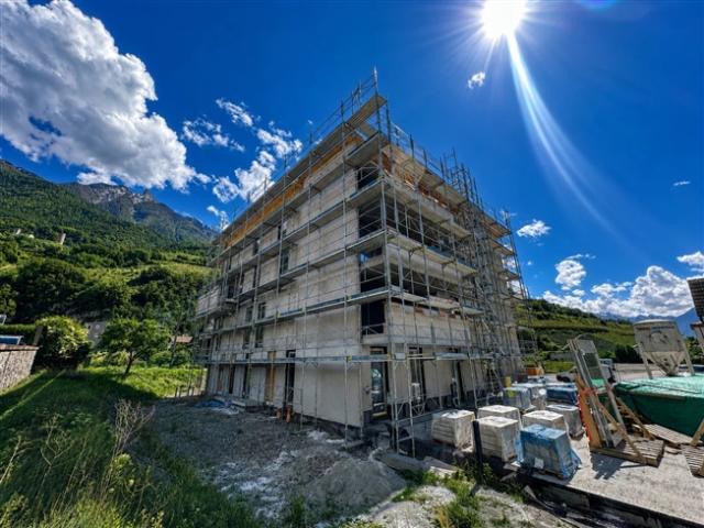 Saxon – Neue 3,5 Zimmer Wohnung mit Balkon in einer Luxusresidenz