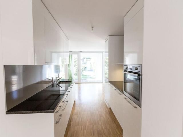 3.5 room apartment on the 1st floor of about 88.10m2 with balcony
