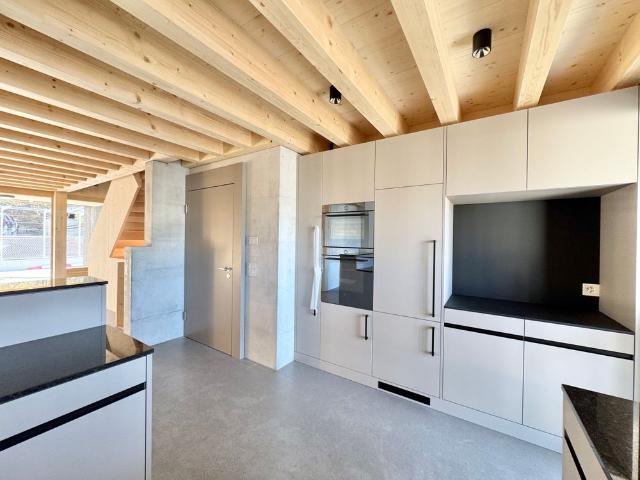 3.5 room house attached, lift, top finish