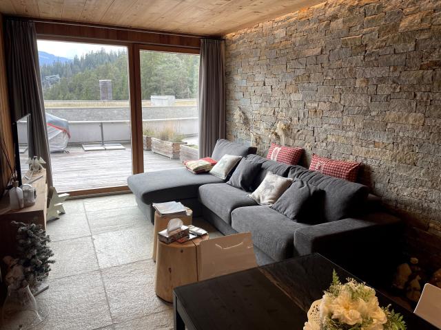 3.5 Zi. Designwohnung mit grosser Terrasse in Laax kaufen