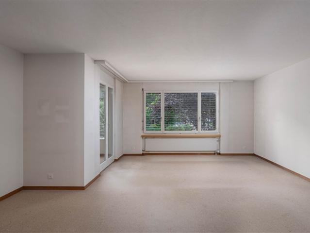 3.5 Zi. Wohnung mit Potenzial in ruhiger Lage, Ebmatingen