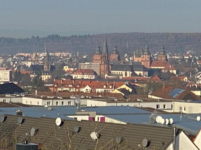 3,5 Zimmer Maisonettewohnung mit Balkon und Dachterrasse