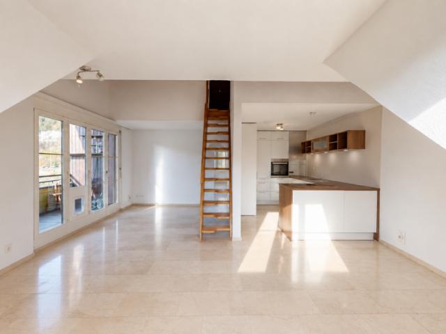 3.5 Zimmer Maisonette mit Charme, Balkon und Tiefgaragenplatz
