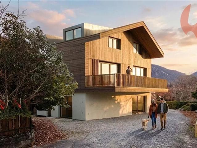 3,5 Zimmer neues Doppelhaus Penthouse mit Balkon nach Süden ausgerichtet