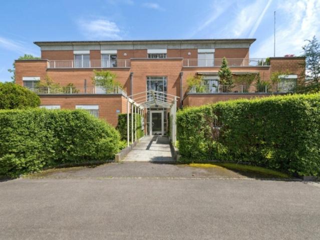 3.5 Zimmer Attikawohnung mit grosser Terrasse und PP auf dem Bruderholz