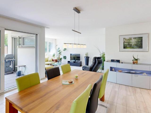 3.5 Zimmer Gartenwohnung mit exklusivem 245 m² Garten und gedeckter Terrasse