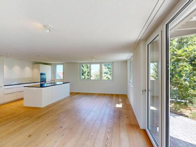 3.5 Zimmer Gartenwohnung mit 242 m² Privatgarten und separatem Hauseingang