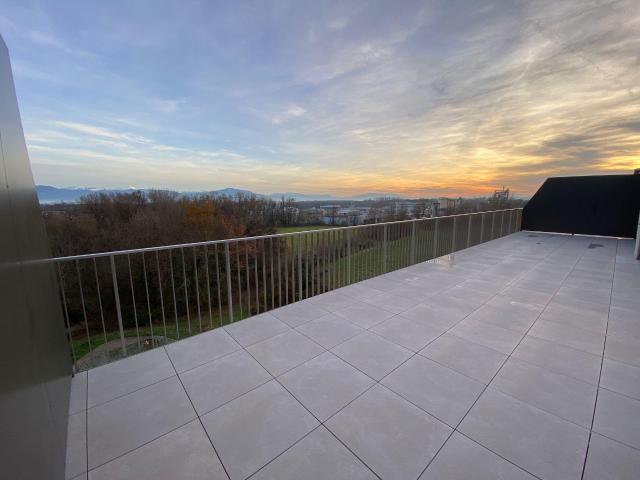 3,5 Zimmer Penthouse mit grosser Terrasse in Gland