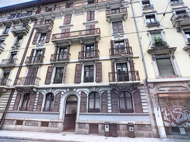 3.5 Zimmer Wohnung im 2. Stock