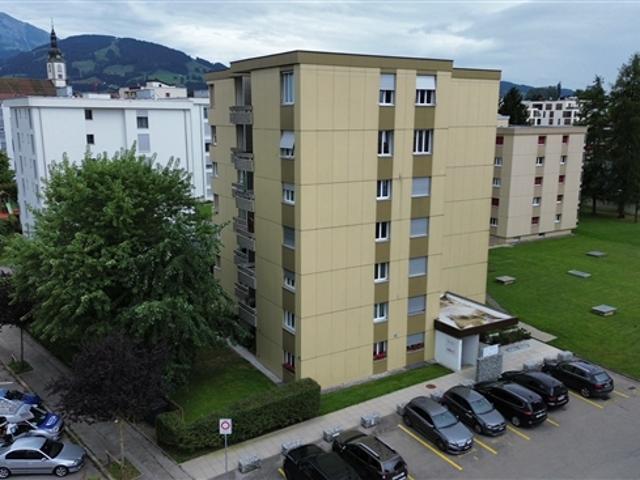 3,5 Zimmer Wohnung befindet sich im 2. Stock