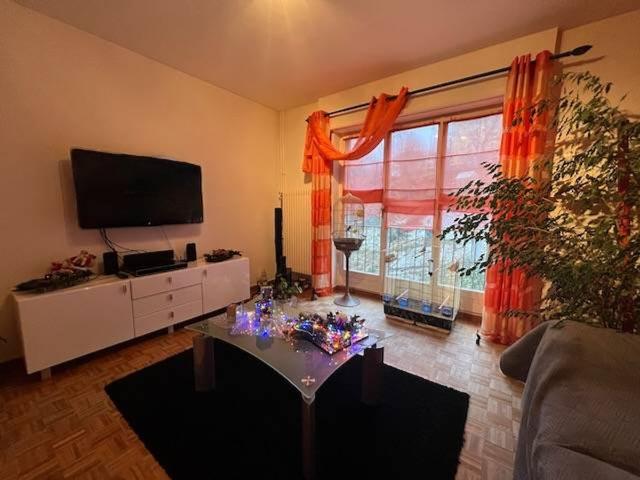 3.5 Zimmer Wohnung, im 2. Stock, mit Balkon