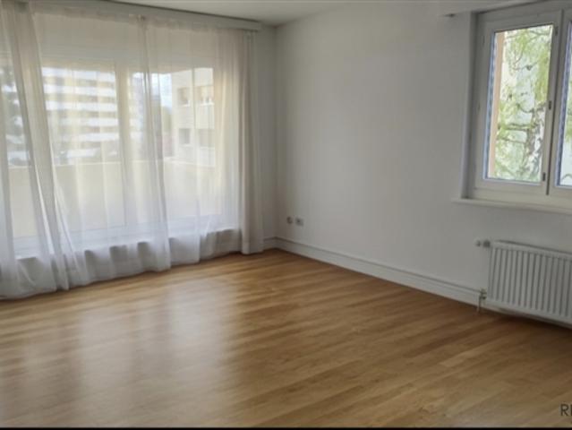3,5 Zimmer Wohnung mit Balkon