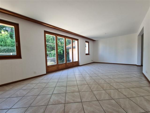 3.5 Zimmer Wohnung mit Terrasse und Garten