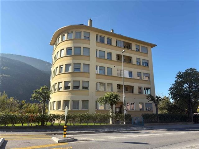 3,5 Zimmer Wohnung renoviert, Geschäft zu beschlagnahmen