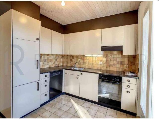 3.5 Zimmer, 105 m², 2. Stock