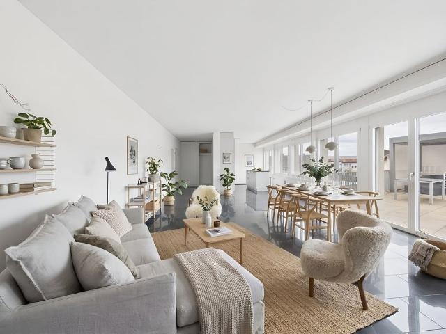 3.5 Zimmer, 120 m², 1. Stock