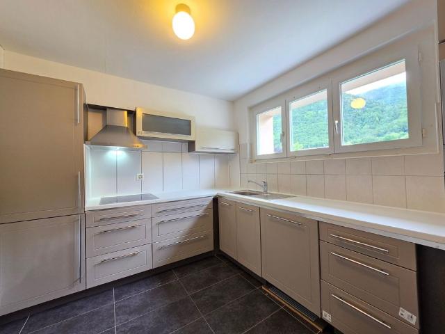3.5 Zimmer, 75 m², 2. Stock