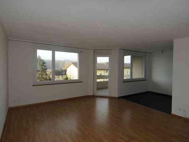3.5 Zimmer, 77 m², 1. Stock