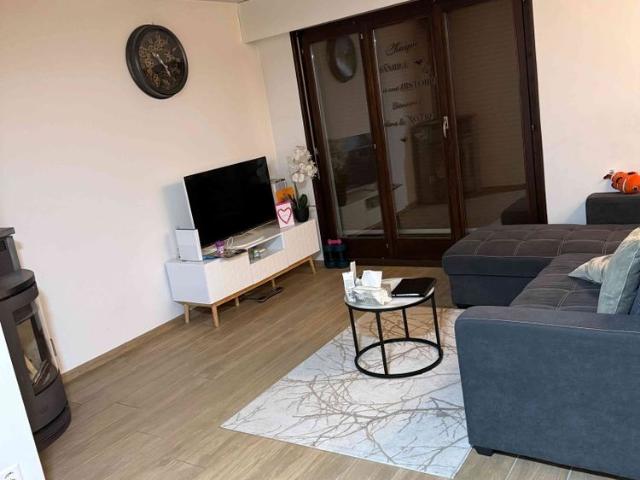 3.5 Zimmer, 77 m², 2. Stock