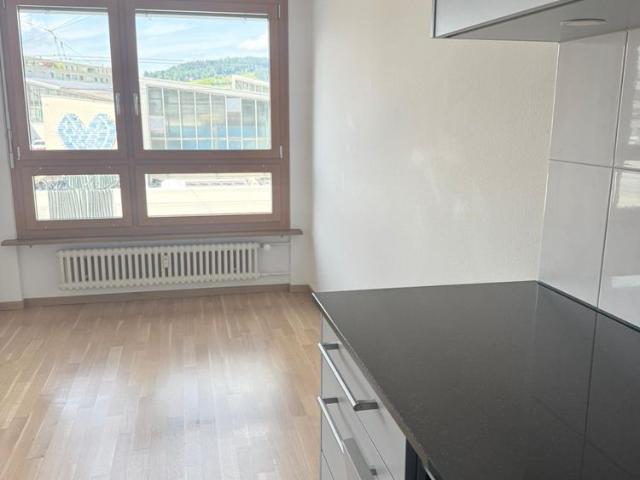 3.5 Zimmer, 72 m², 1. Stock