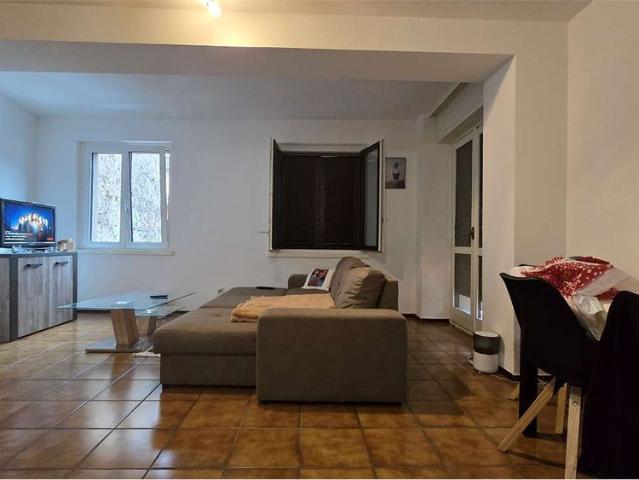 3.5 Zimmer, 80 m², 1. Stock