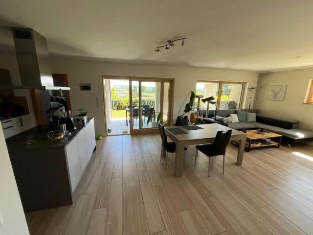 3.5 Zimmer, 94 m², EG