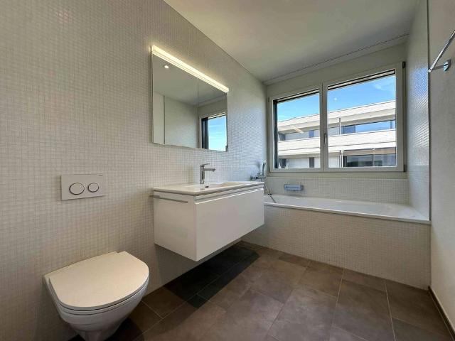 3.5 Zimmer, 96 m², 2. Stock