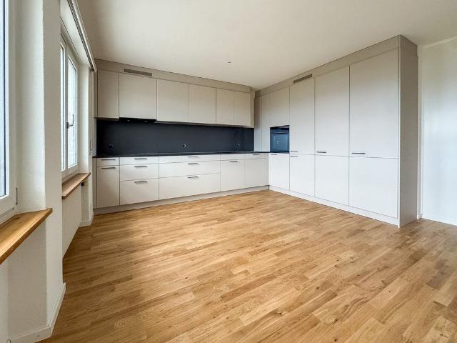 3.5 Zimmer, 90 m², 1. Stock