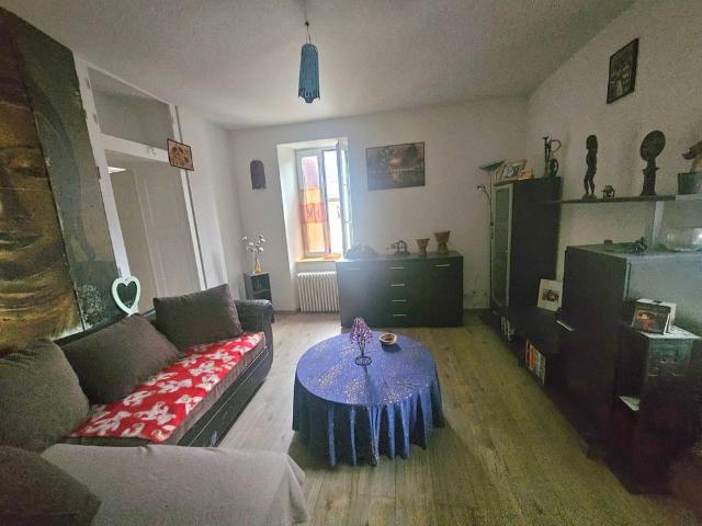 3.5 Zimmer, 90 m², 1. Stock