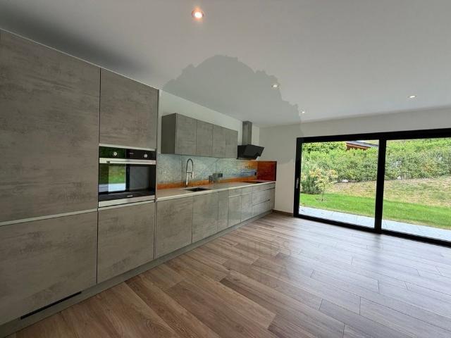 3.5 Zimmer, 90 m², EG