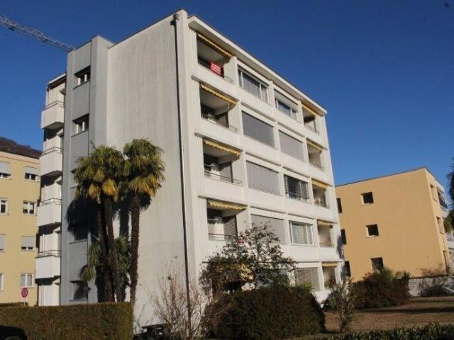 3.5 Zimmerwohnung im obersten Geschoss ruhig, sonnig Aussichtslage/ 3.5 Zimmerwohnung im obersten Geschoss sonnig, ruhig mit schöner Aussicht