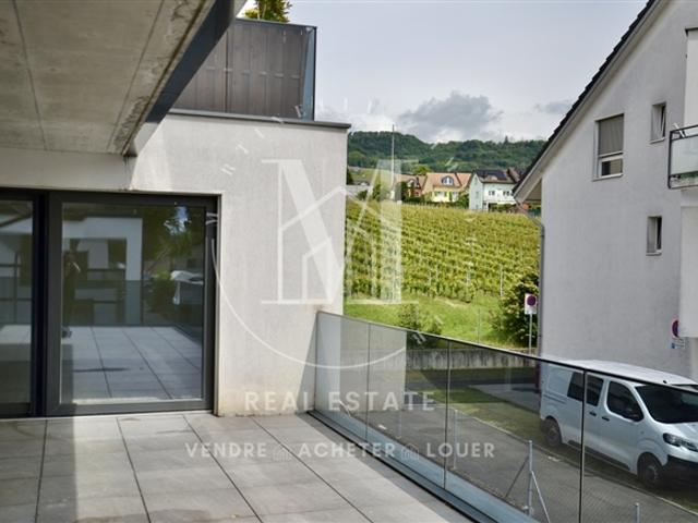 3.5 Zimmerwohnung mit großer Terrasse in Seenähe Rolle