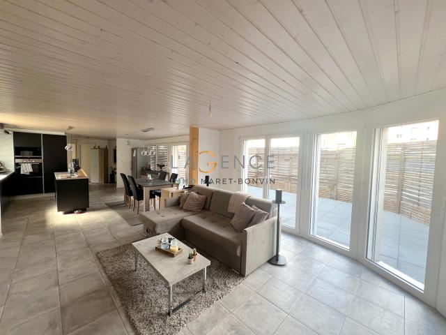 3,5 ZIMMIGES APARTMENT UND 1,5 ZIMMIGES STUDIO MIT EINEM EINHEITLICHEN ERTRAG